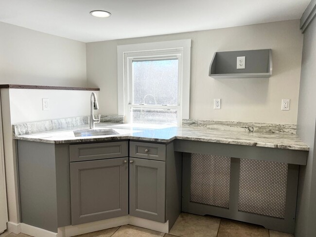 Photo - 47 Warwick St Unit 47 Warwick Street - 2nd floor