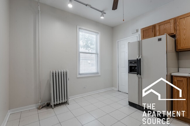 Photo - 2424 N Greenview Ave Unidad 1F