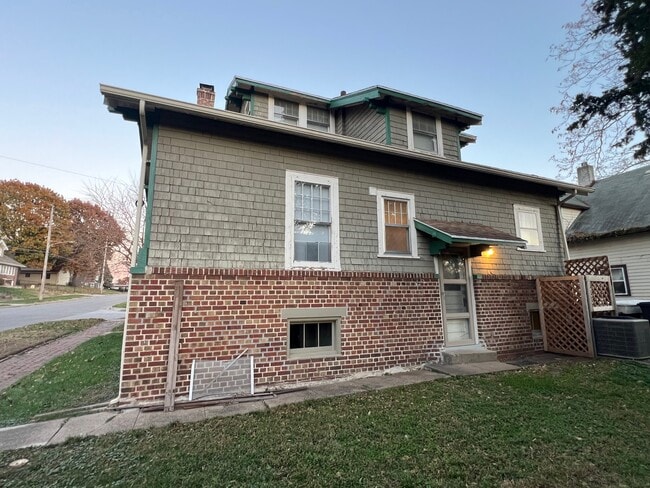 Photo - 2222 E 12th St