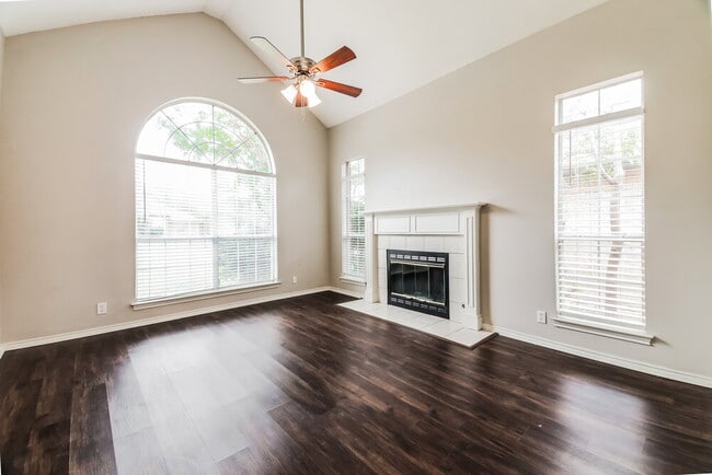 Photo - 2115 Lattimore St