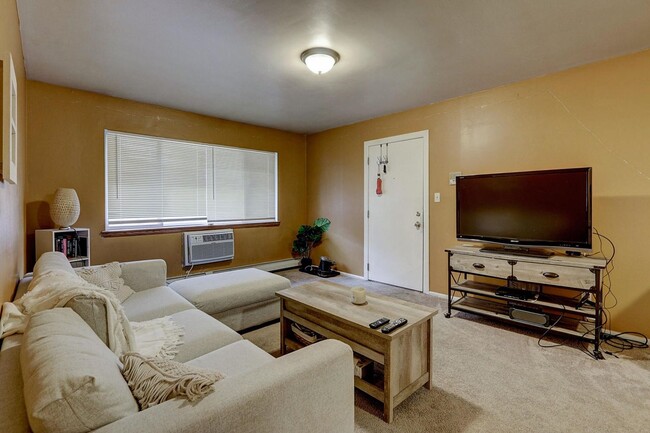 Building Photo - 2335 N 1st St Unit 7