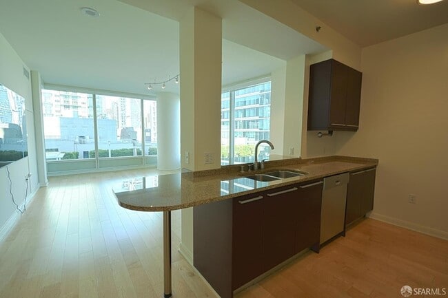 Photo - 425 1st St Unit 807