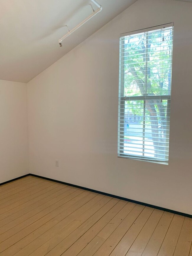 Photo - 318-320 W Myrtle Unit 318 #1