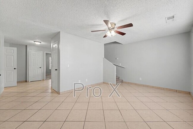 Photo - 3403 SW Victoria Pl Unit Apt 2