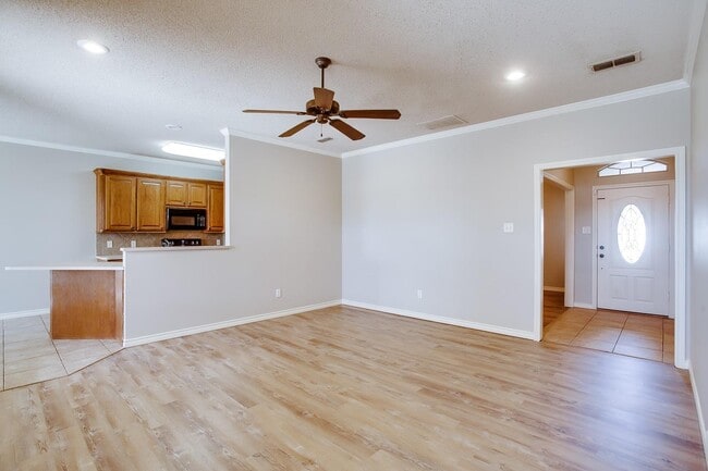 Photo - 9904 Elkhart Ave