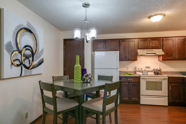 Photo - 2000 College Heights Rd