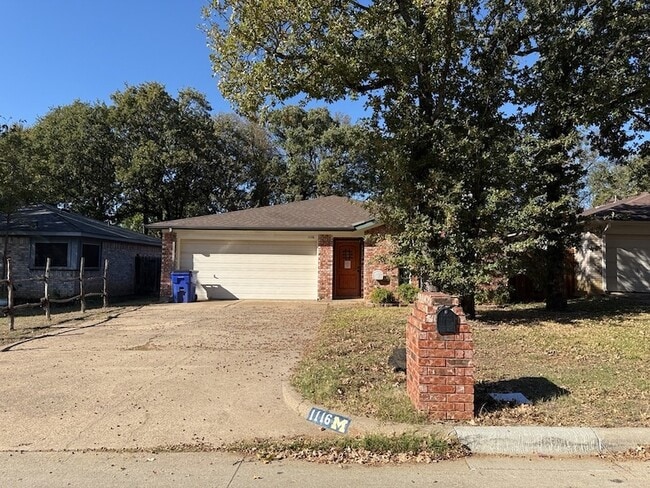 Building Photo - 1116 Hidden Creek Dr