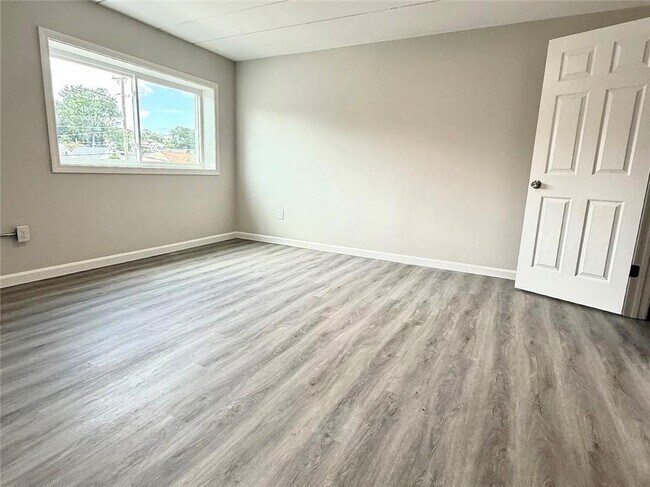 Photo - 83 Power Rd Unit 3