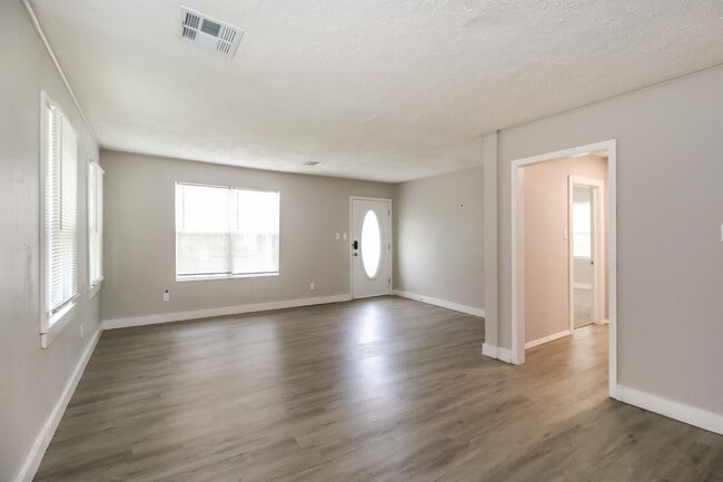 Photo - 1420 NW 94th St