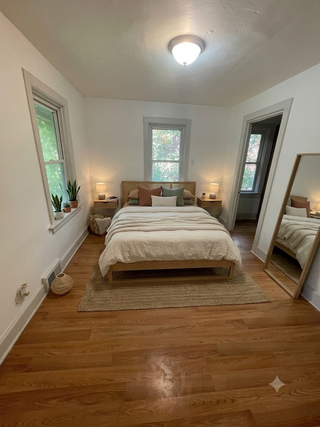 Photo - Private 2 Bedroom Cottage with Fenced Yard & In-Unit Laundry – Prime East Side Location! Unidad 2483 N Cramer St.