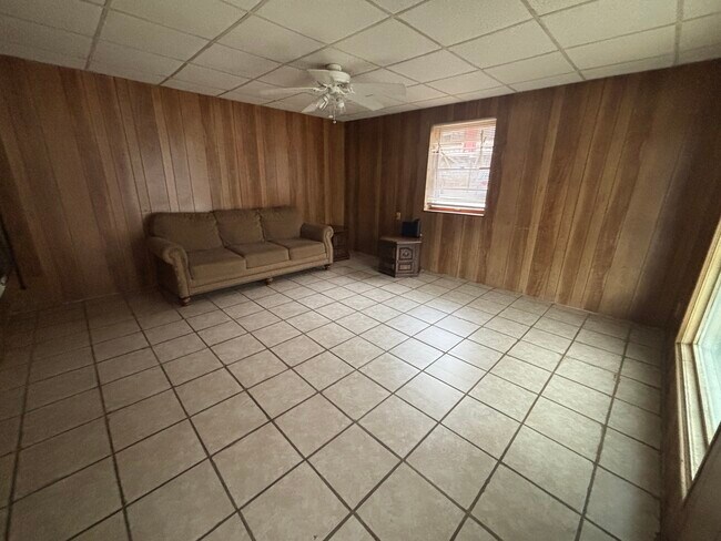 Photo - Madrid Court Unit 1