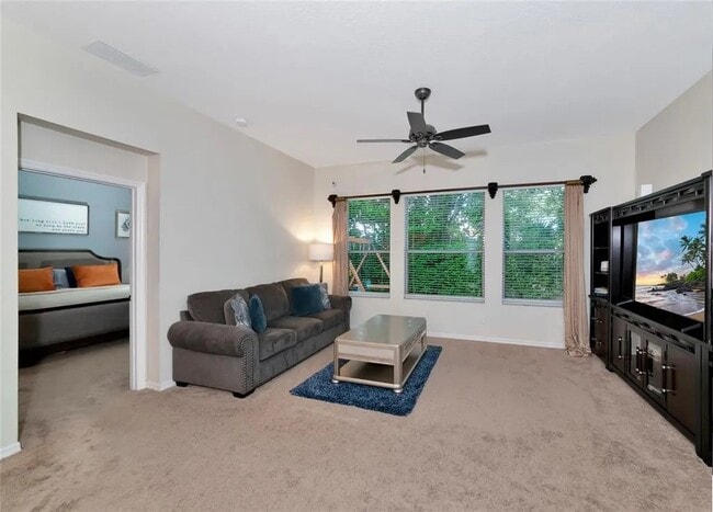 Photo - 412 36th St NE