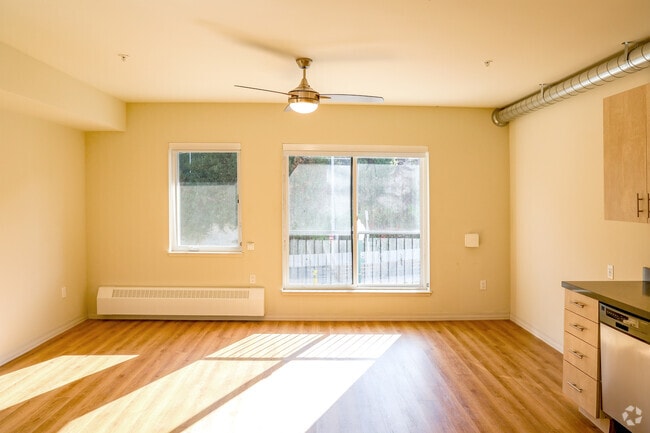 Studio - 440SF