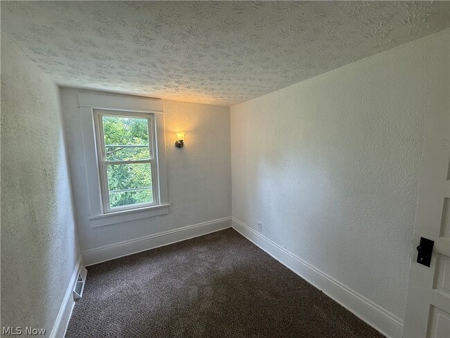 Photo - 257 Arch St