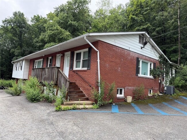 3 Brookside Ave