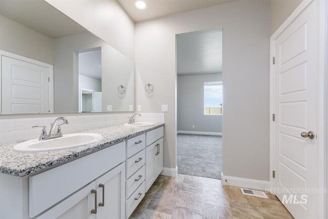 Photo - Modern Northwest Meridian Home