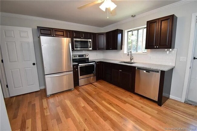 Photo - 581 Highland Ave Unit APT 3