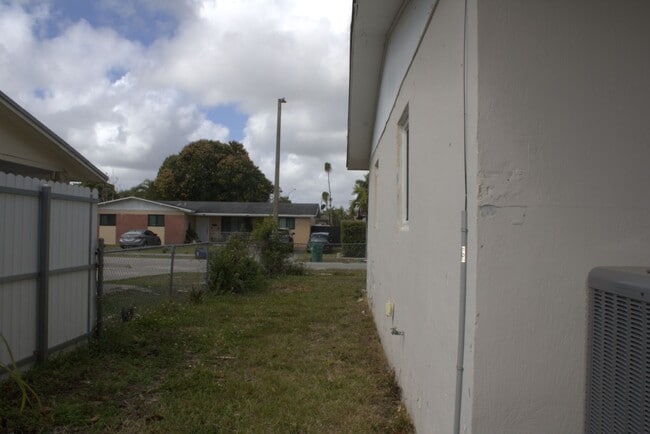 Photo - 19827 SW 118th Pl