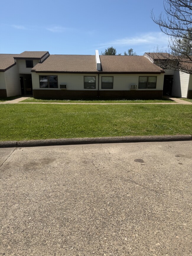 Lincolnshire Apartments
