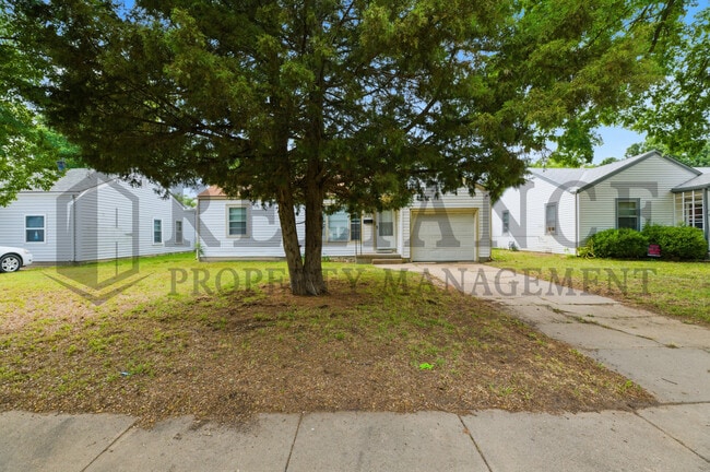 Photo - 2151 S Green St