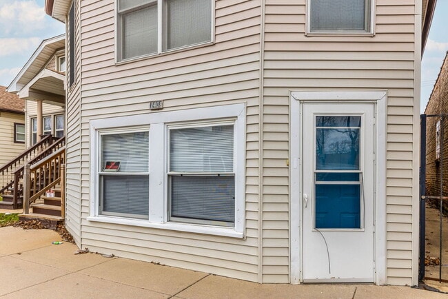 Photo - 7408 W Addison St