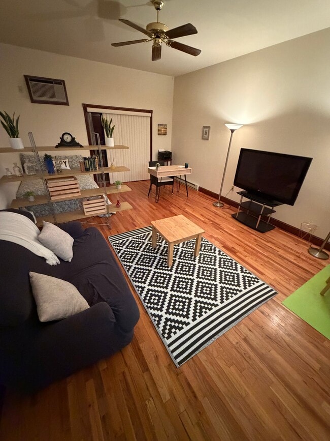 Photo - 402 W Dayton St Unidad 206