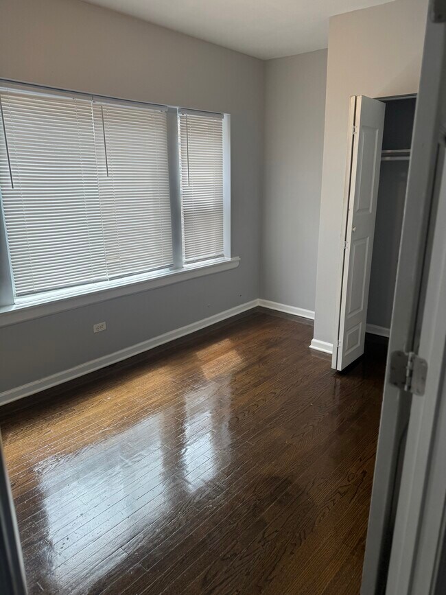 Photo - 8234 S Maryland Ave Unit 3