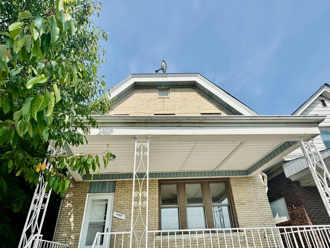 Photo - Newly Renovated 2 Bed, 1 Bath Home with Bonus Room - Conveniently Located, Central Heat - Availab...