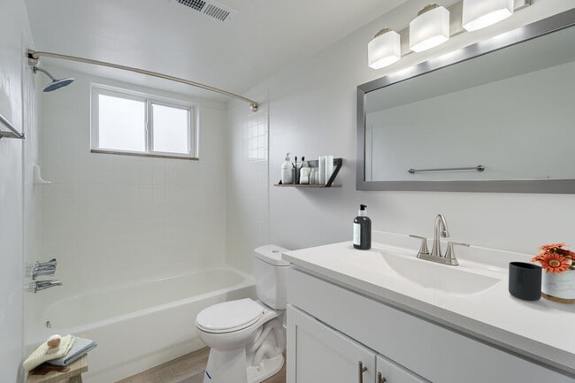 Photo - Stoneybrooke Apartments