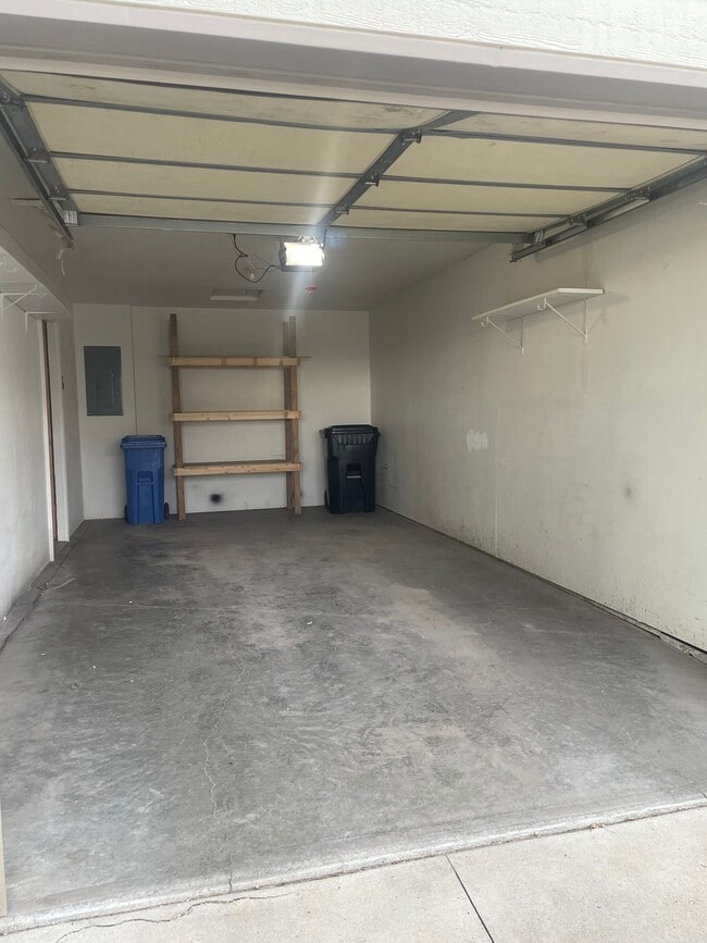 Photo - 1351 E Oakland St