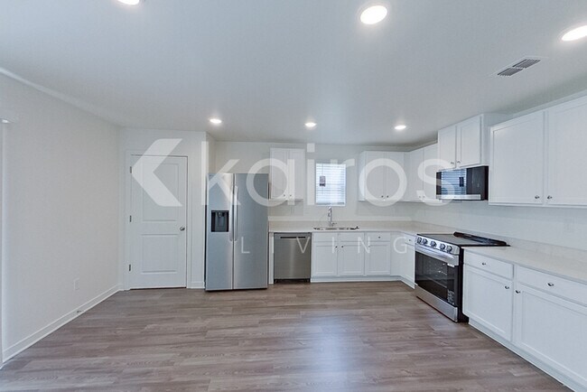 Photo - 132 George Oxford Dr