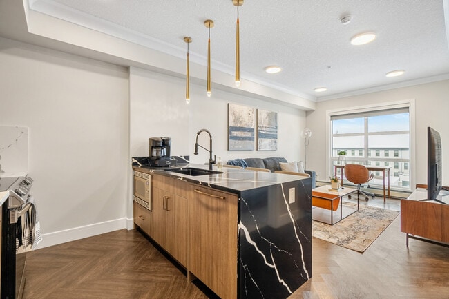 Photo - 2550 Battleford Ave SW Unit ID1314543P