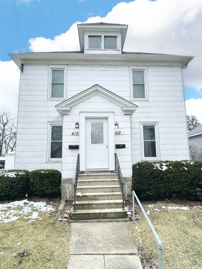 Building Photo - 419 N 6th St Unit UPPER