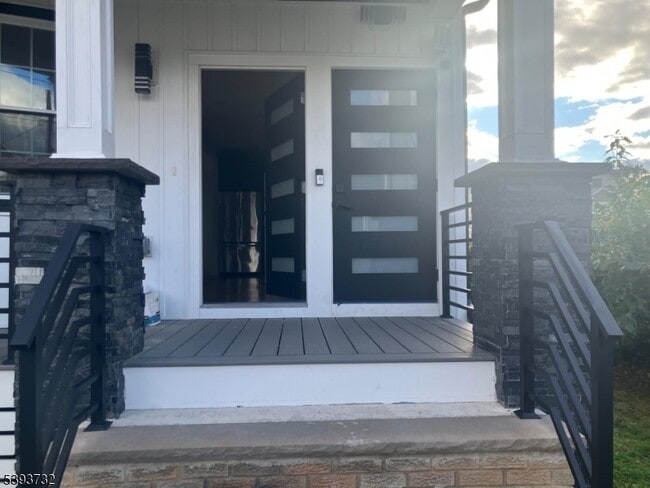 Photo - 401 Ainsworth St