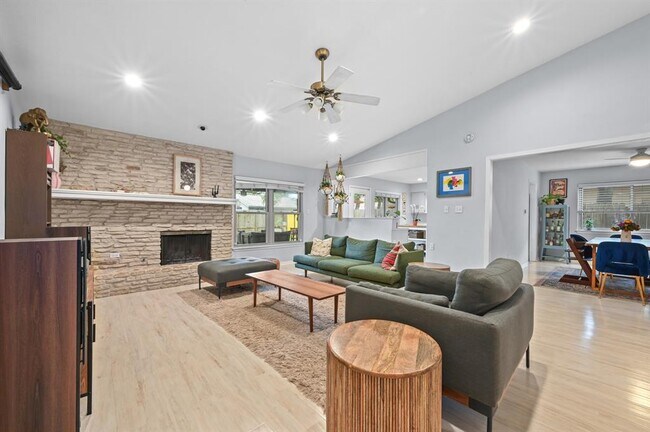 2509 Redleaf Ln