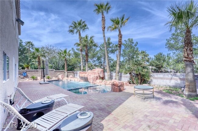 Photo - 2116 Rhonda Ter