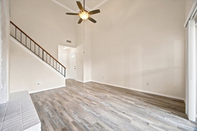Photo - 4913 Burlingame Dr