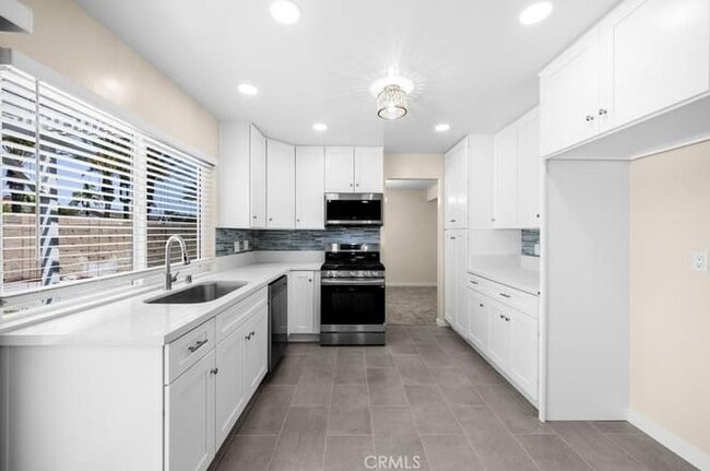 Photo - 1741 N Rutherford St