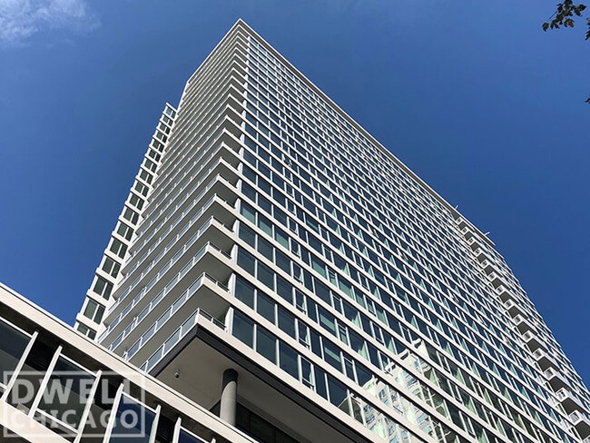 Photo - 751 S Clark St