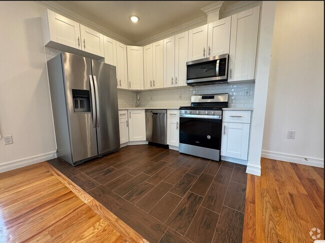 Building Photo - 369 Danforth Ave Unit 305 Rental