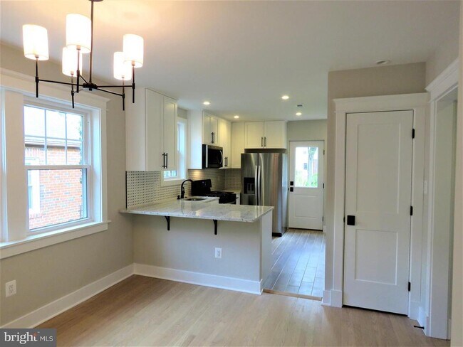 Photo - 4823 Western Ave