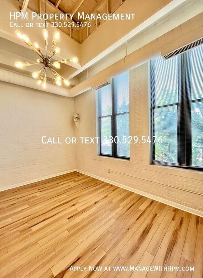 Photo - 1133 W 9th St Unidad 107