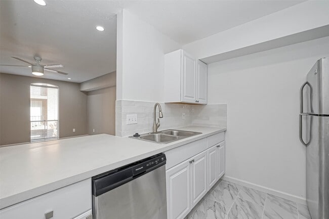 Photo - 4645 Wild Indigo St Unit 375