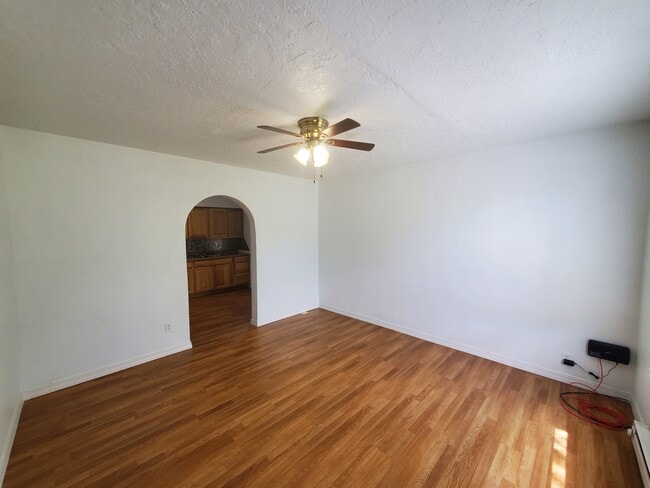 Building Photo - 1499 Mound Ave Unit 1499