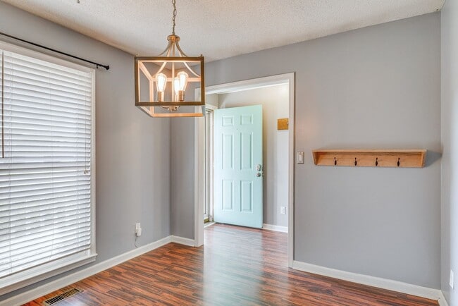 Photo - 3 Bedroom Dog Friendly Home For Rent Near St. B Area!