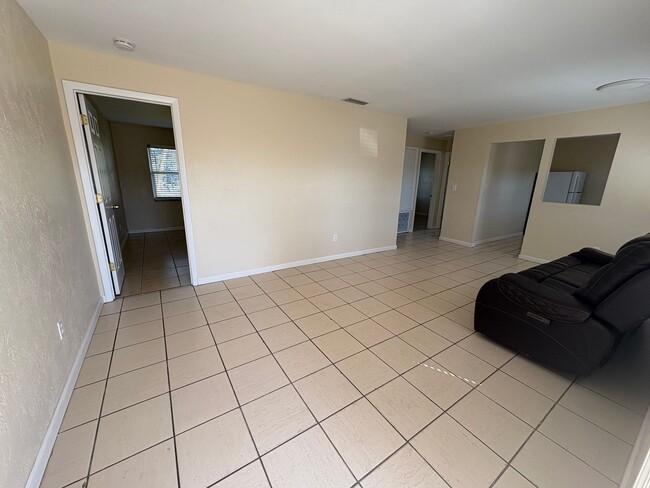 Photo - 3 Bedroom - Mango Ave