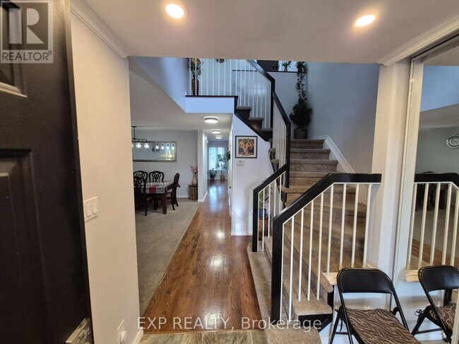 Photo - 192 Windhurst Dr