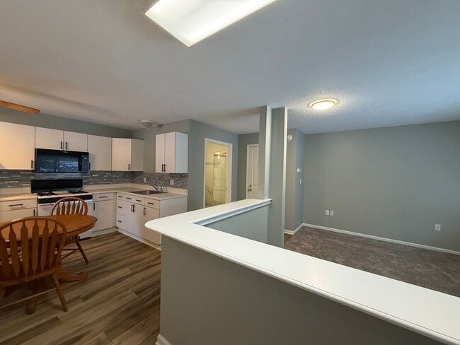 Photo - 5093 M-37 Unit Studio -C