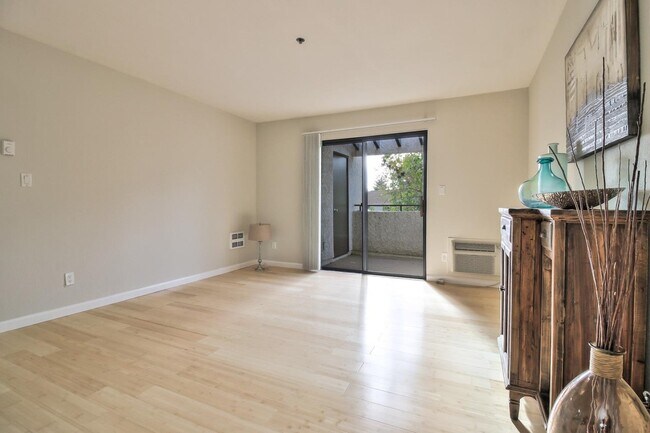 Photo - 880 E Fremont Ave Unidad 110