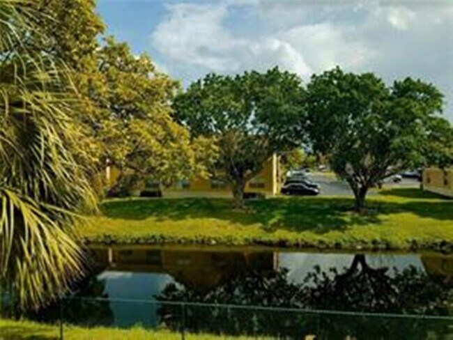 Photo - 7900 NW 6th St Unit 203